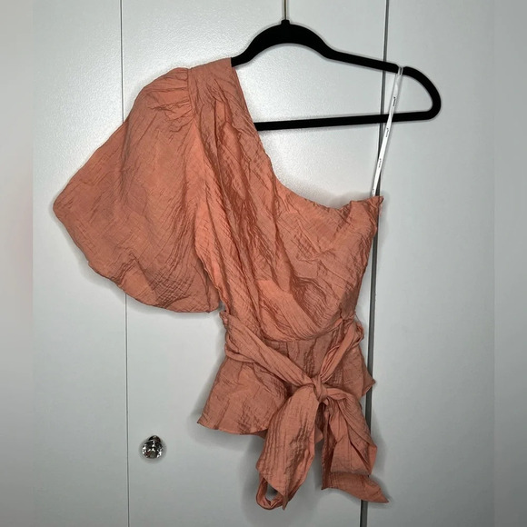 MINKPINK VERA ONE SHOULDER TOP - PINK, SMALL - Picture 2 of 7